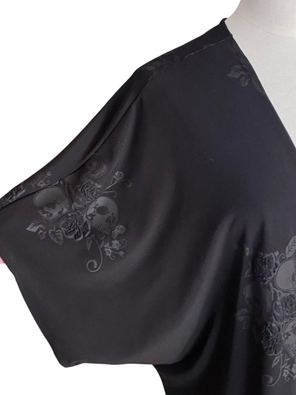 Hot Topic Black Skull Rose Burnout Print Fringe Kimono Cardigan Whimsigoth-XL - Picture 3 of 9